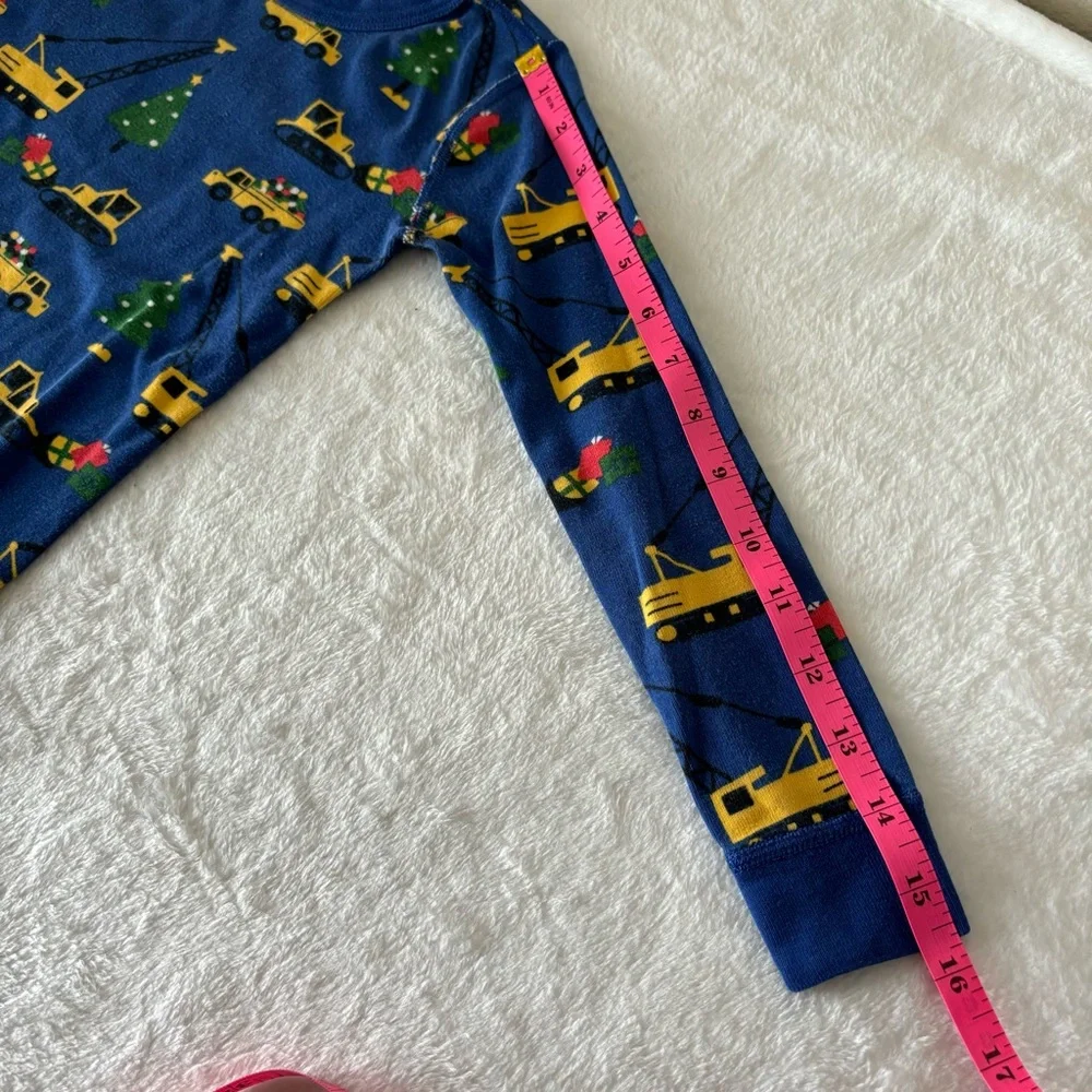 Hanna Andersson Christmas Pajama Top size 5, Blue